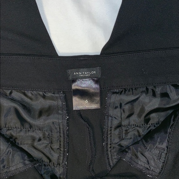 EUC Ann Taylor Black Skinny Slacks - Picture 5 of 5